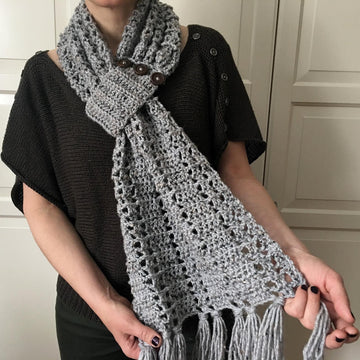 Easy Crochet Scarf Pattern with Buttons: Button-Up-Beauty Scarf