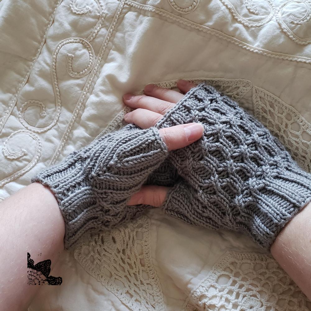 Crags and Cusps Gloves