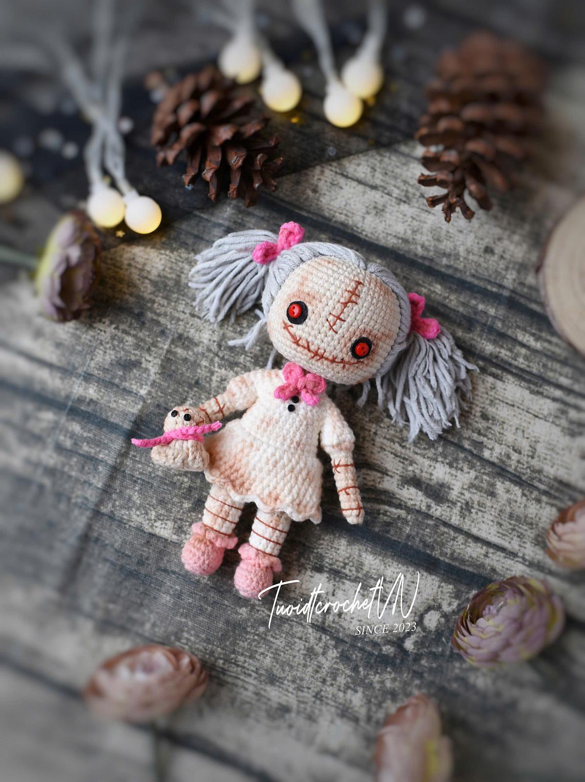Creepy cute doll