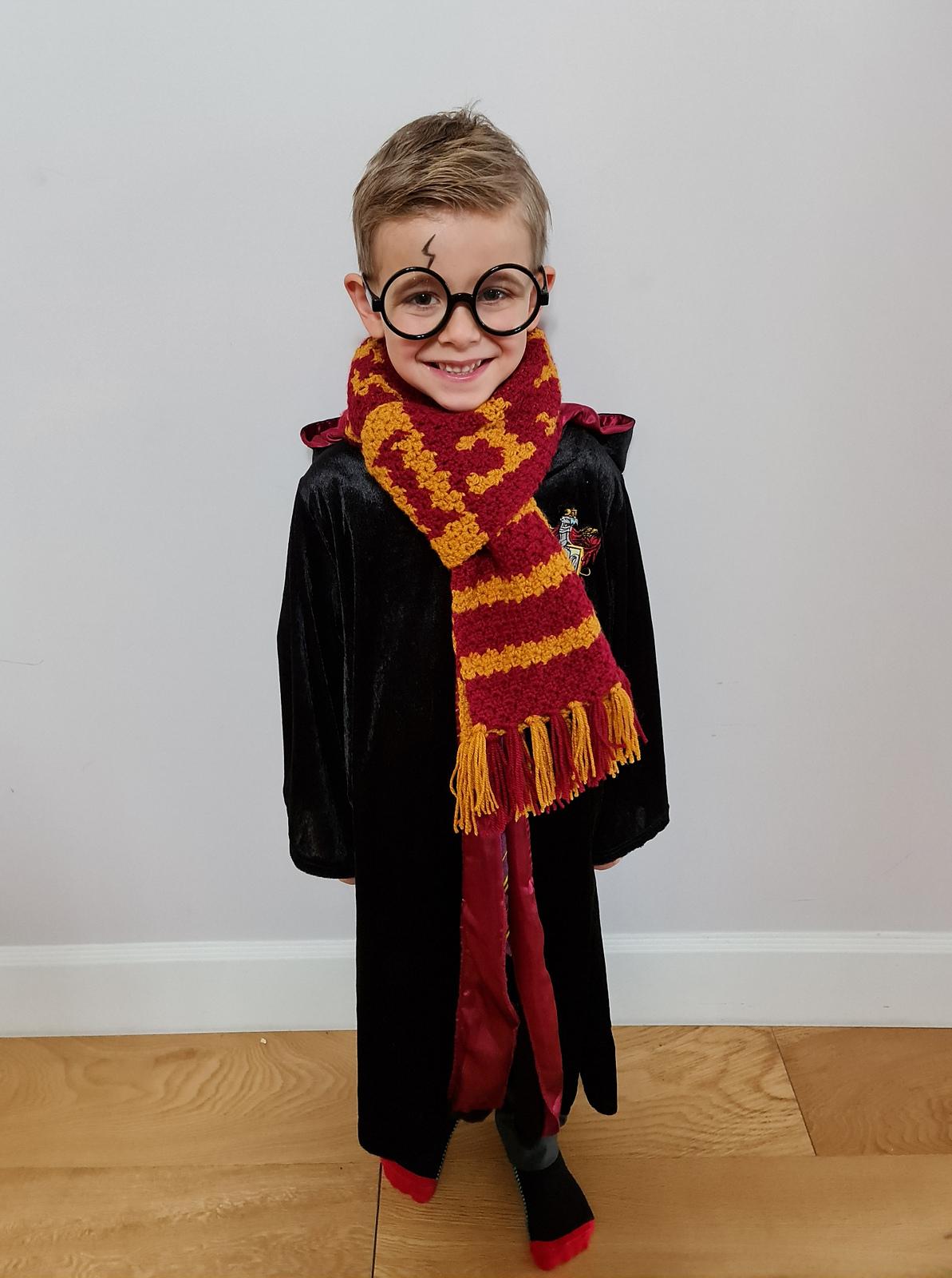 Harry Potter C2C Scarf Gryffindor, Slytherin etc