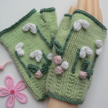 FIRST BUDS Mittens