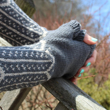 Numida Mitts