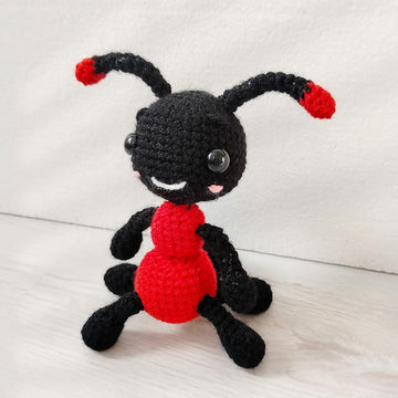 No-sew Amigurumi Beetle Ant