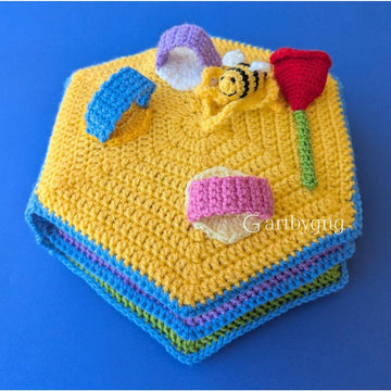 Busy Beehive quiet book pattern