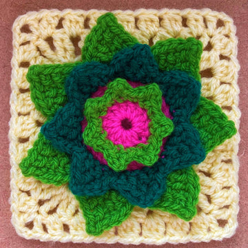 Flower square by HueLaVive