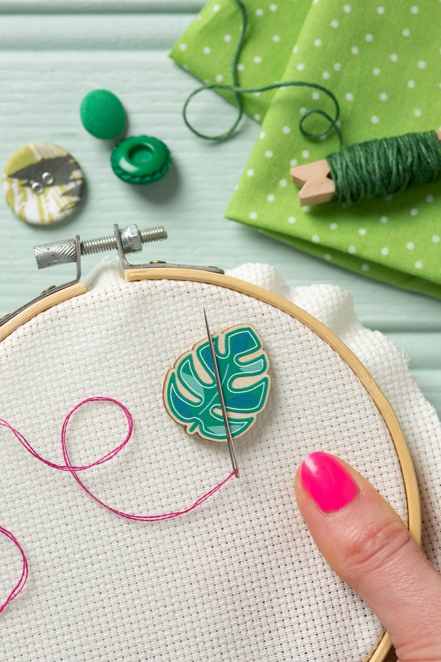 Hawthorn Handmade Monstera Leaf Magnetic Needle Minder