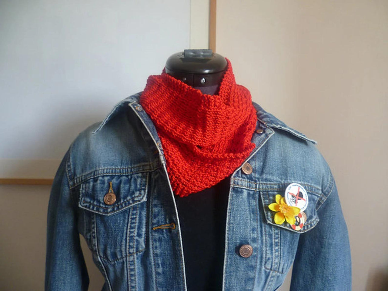 Check Infinity Loop Scarf