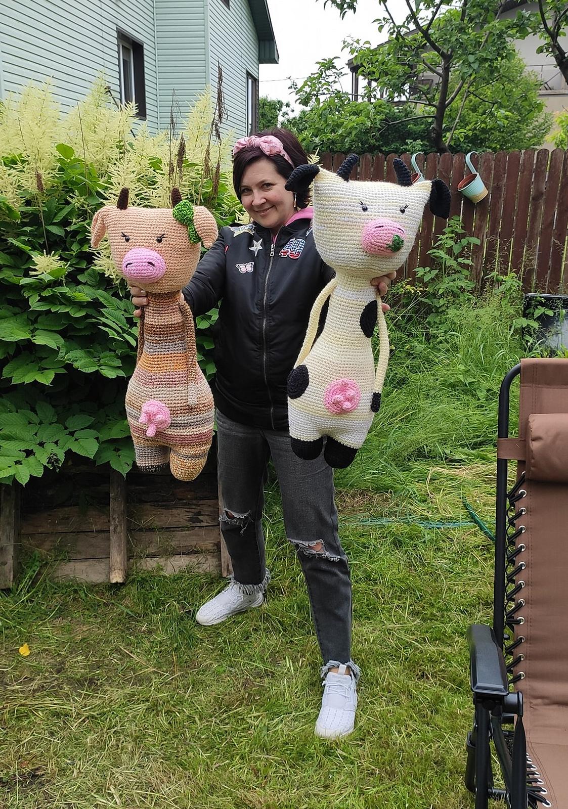 Scrap yarn Cow