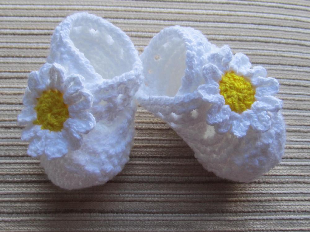Baby Booties with Large Daisies