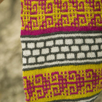 Amaru Cowl fingering