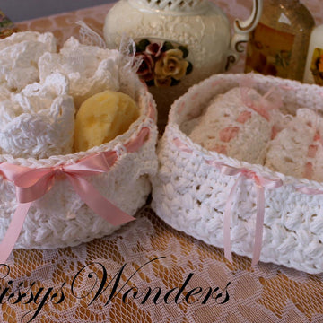 Round Cluster Basket with Drop over Lace Edge