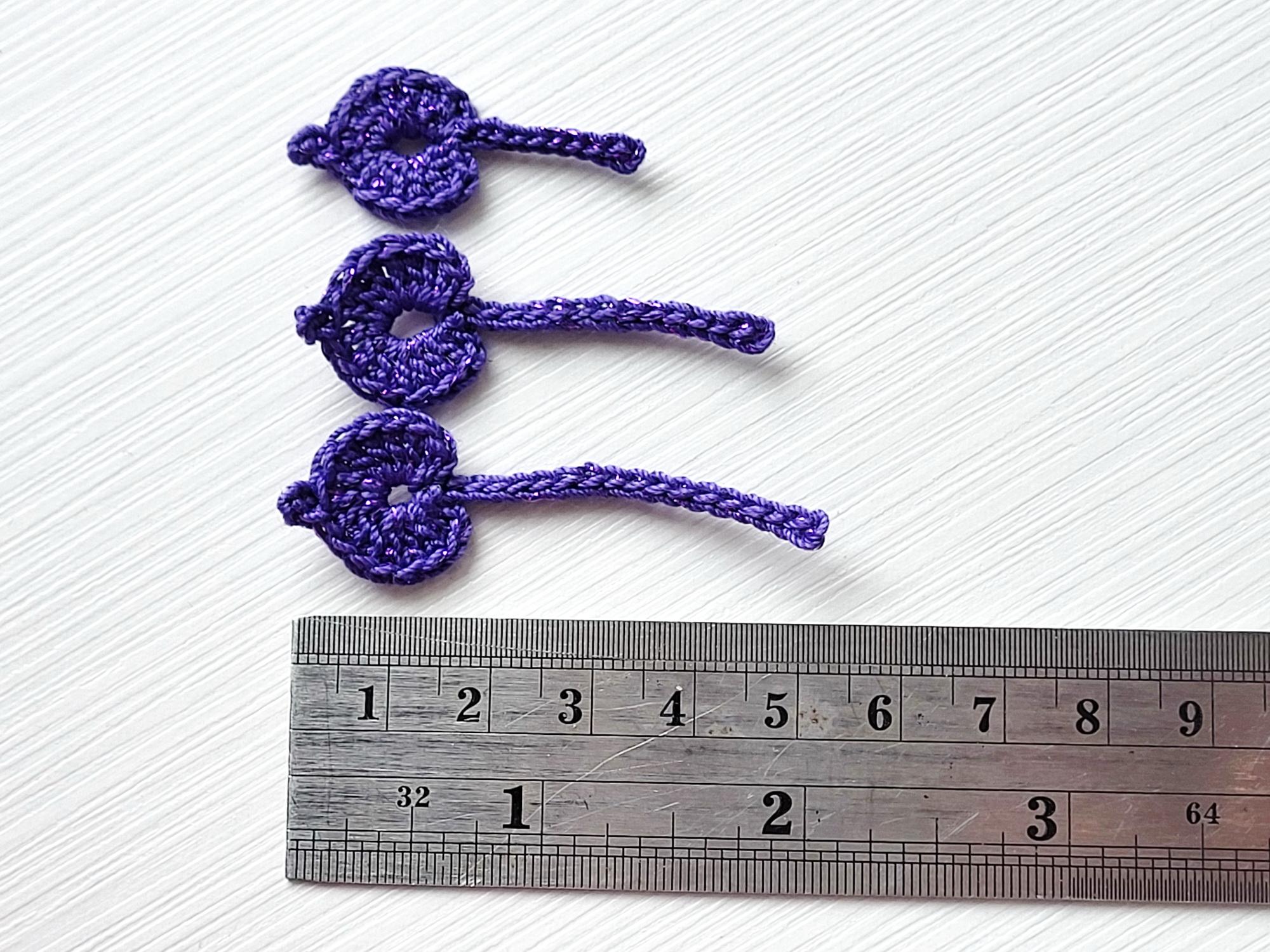 Crochet white vine pattern