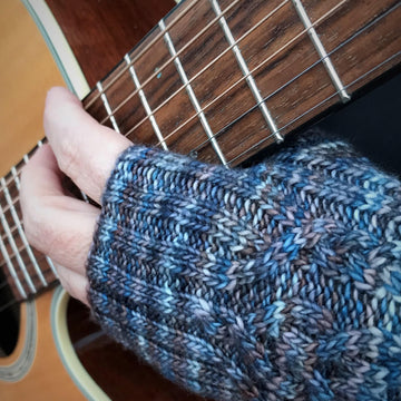 Interlink Fingerless Mitts