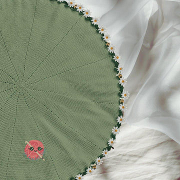 Daisies and Bees Bouquet Blanket