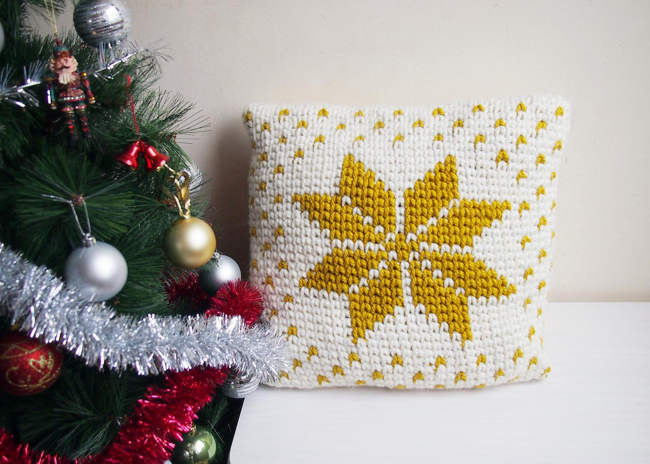 Nordic star pillow