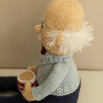 Grandpa shelf sitter