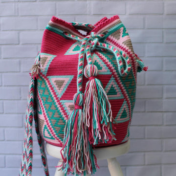Mochila Triangle Contest