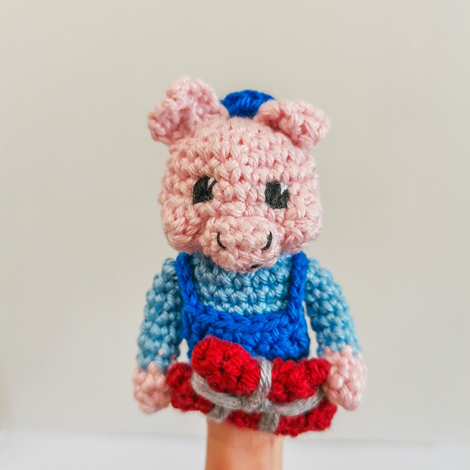 Three little pigs and wolf