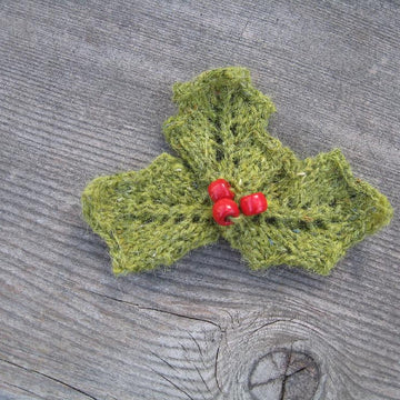 Holly & Berries, Pin