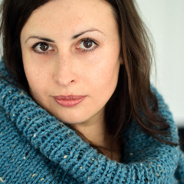 Oceania hooded scarf