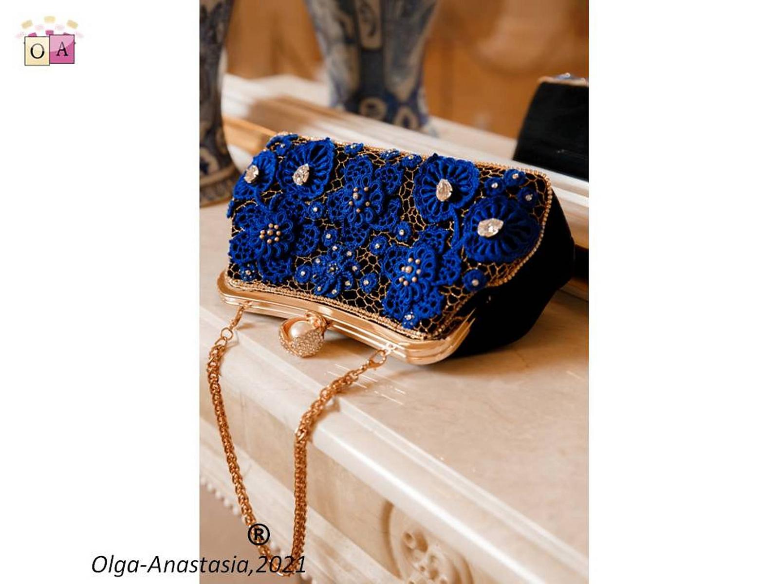Blue Clutch
