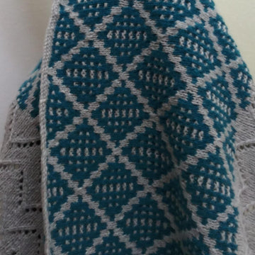 Dotted Diamonds Shawl in Cascade Yarns Aegean Tweed - DK622 - Downloadable PDF\n