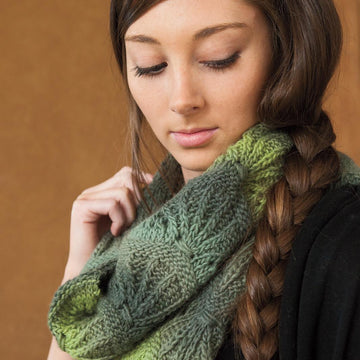 Symmetrical Scallops Scarf