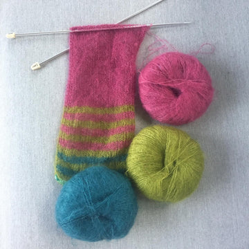 Cafe in New York Infinity Scarf