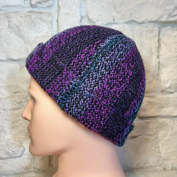 Lainey's Hat -- a loom knit pattern