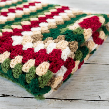 Classic Christmas Infinity Granny Square