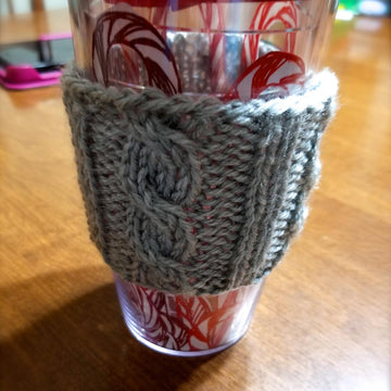 Koselig Cabled Cup Cozy