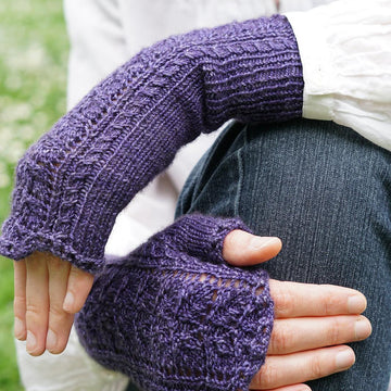 Meadow Queen Mitts