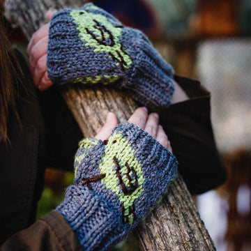 Bird Patterned Fingerless Mitts