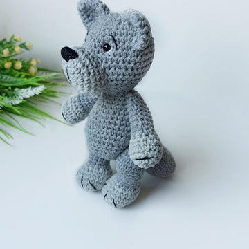 Crochet wolf amigurumi pattern