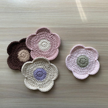 Curly Petal Coaster