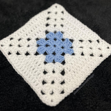 Granny Middle Cross Square
