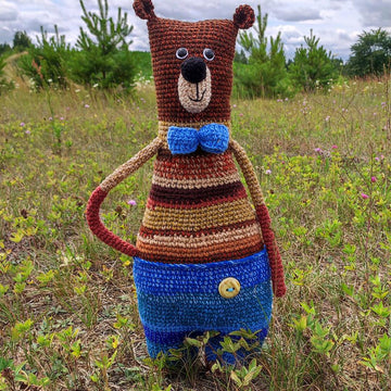 Scrap yarn Bear
