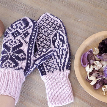 Winter Heart Mittens