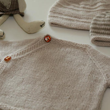 100% Cashmere Cache-coeur and two Baby Beanies