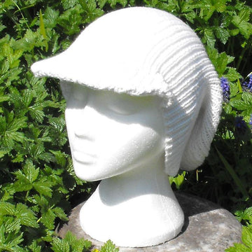 BIG PEAK SLOUCH KNITTING PATTERN - MADMONKEYKNITS