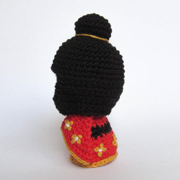 Kokeshi Doll amigurumi doll - crochet pattern by Crochelandia