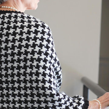 A Houndstooth Wrap About Town
