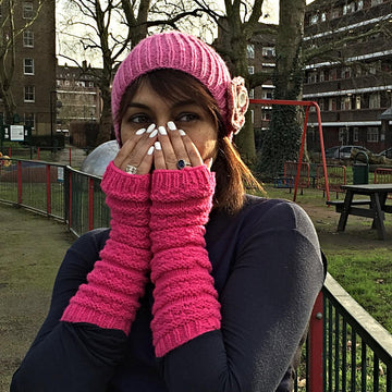 Warm Me Up Scotty â€“ Fingerless Mitts