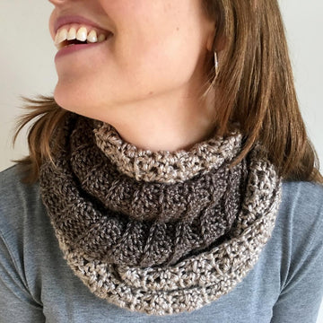 Easy Crochet Cowl Pattern:Half-N-Half Cowl