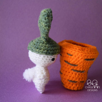 Beanie the Easter Bunny with Carrot
