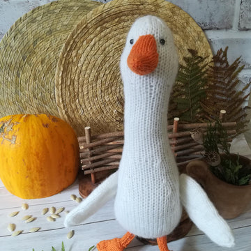 Knit serious goose, white goose knitting pattern