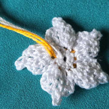 Daffodil flower pattern