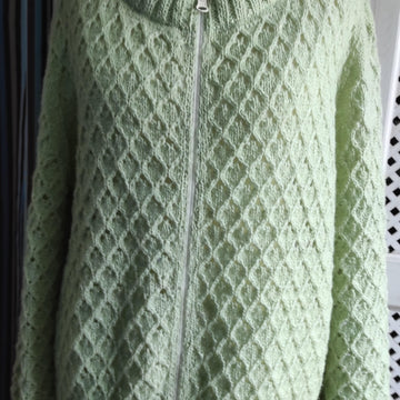 Instructions for knitting a zippered jacket with a patterned pattern Size XXL