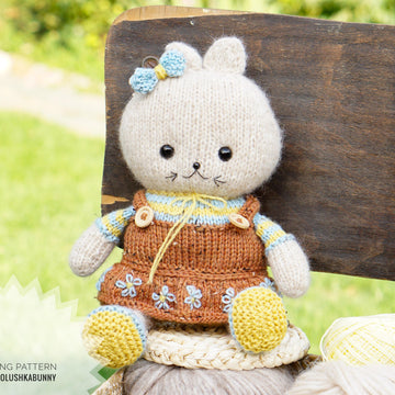 Cute knit Kitty