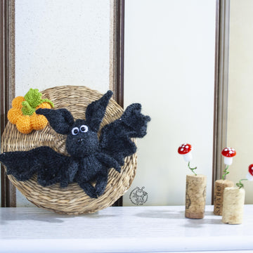 Mini cute Bat knitting flat